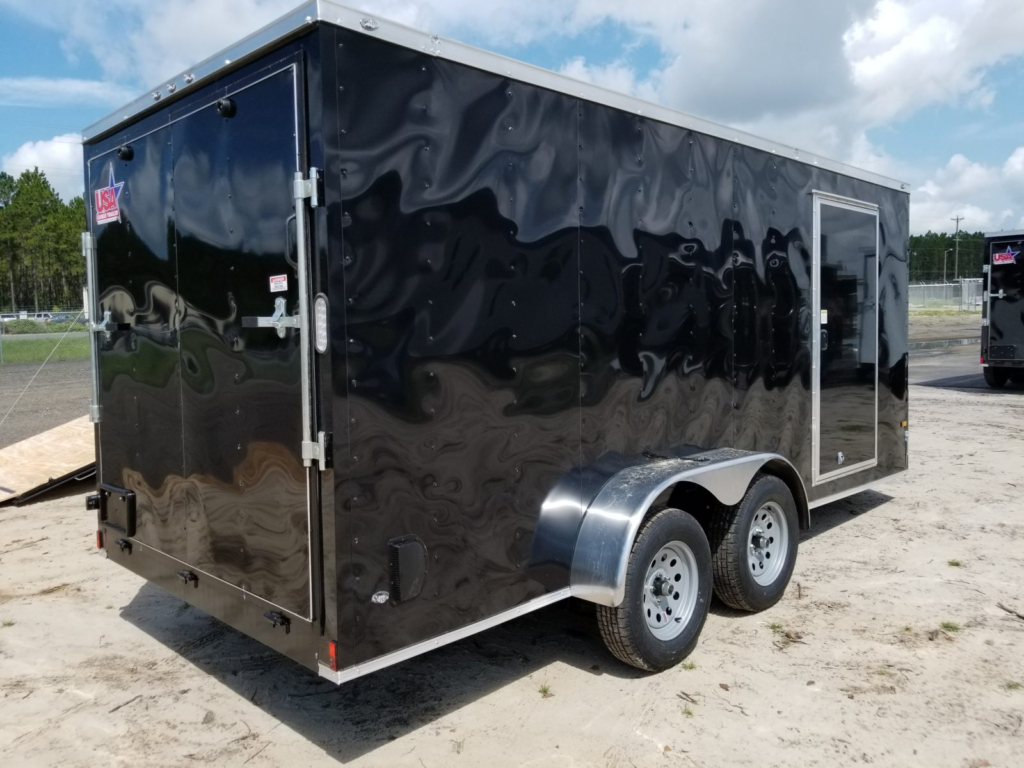 double horse trailer with tandem axle